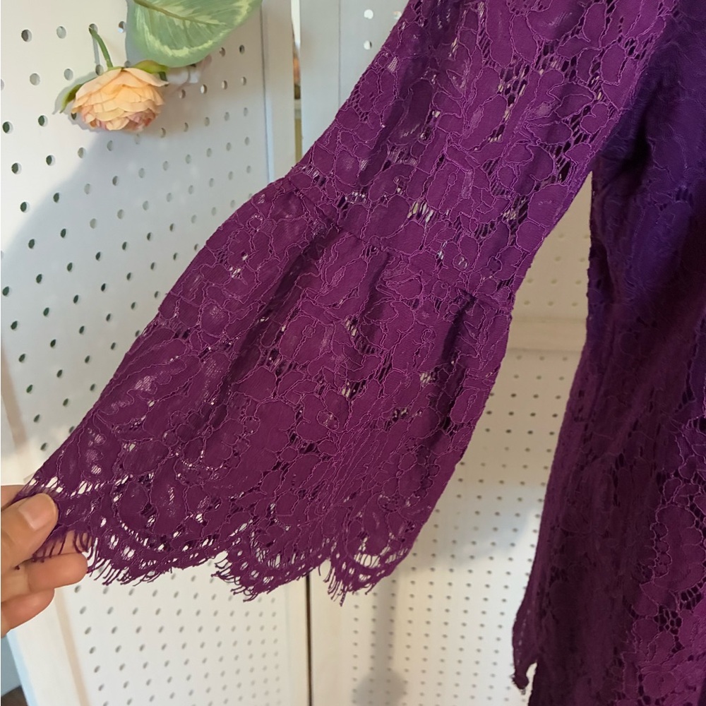 Chic women’s lace top. - Picture 3 of 8